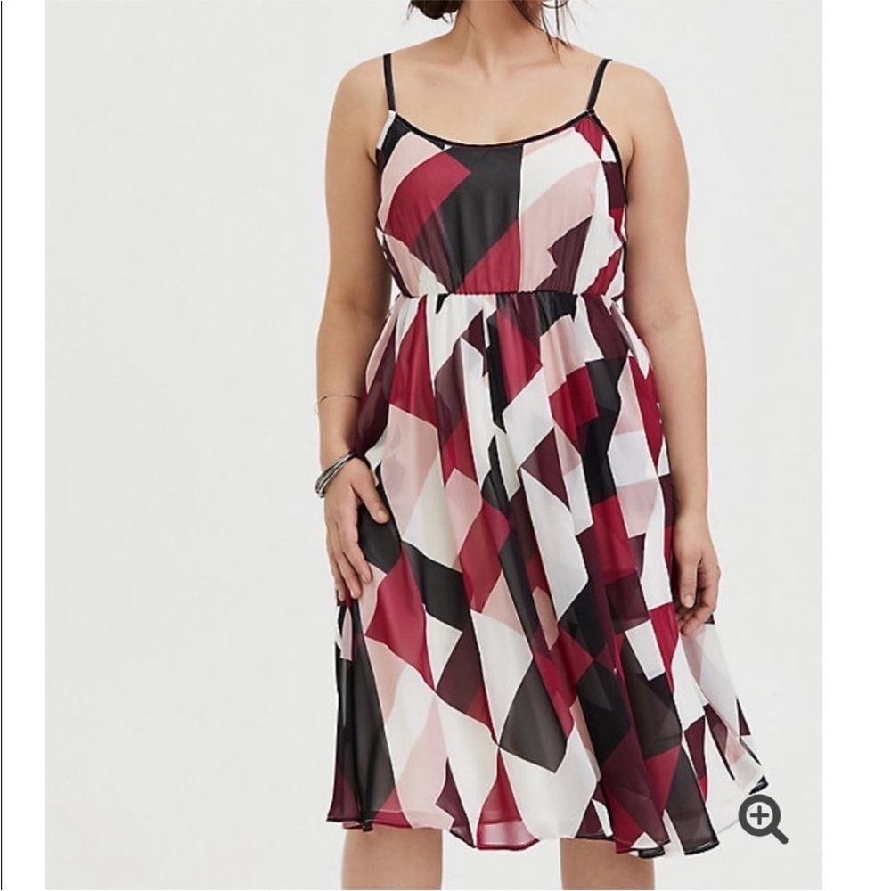 New! Torrid sz 2 Burgundy Multi Geo Geometric Chiffon MIDI Dress‎ 2X
